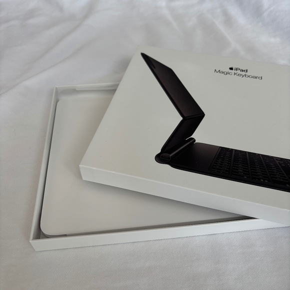Apple Magic Keyboard Just the Box - Picture 1 of 3